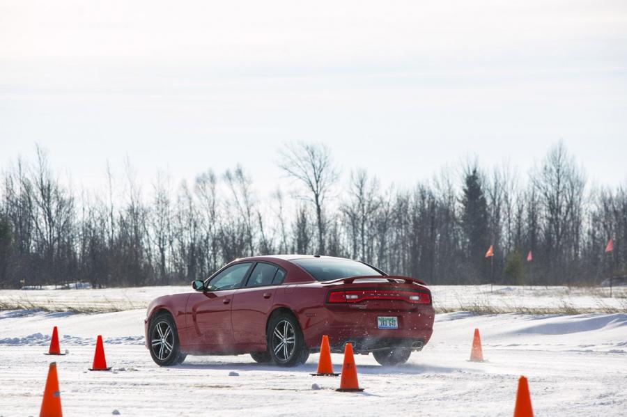  Dodge Charger AWD Sport 2013 года  (фото 9 из 50)